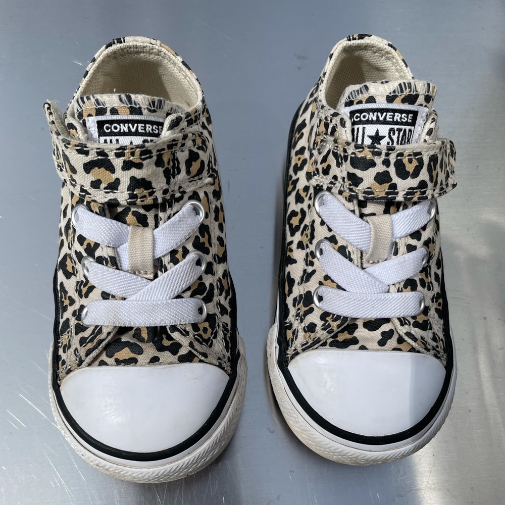 Toddler cheetah print converse